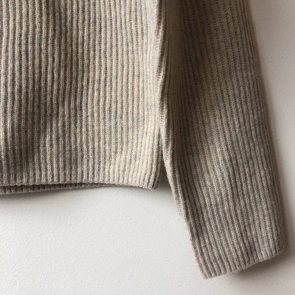 Uniqlo U ribbed wool sweater crewneck oatmeal color. - Picture 3 of 7